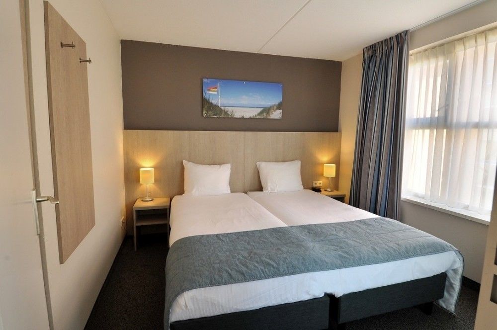 Hotel Bornholm West-Terschelling Exterior photo